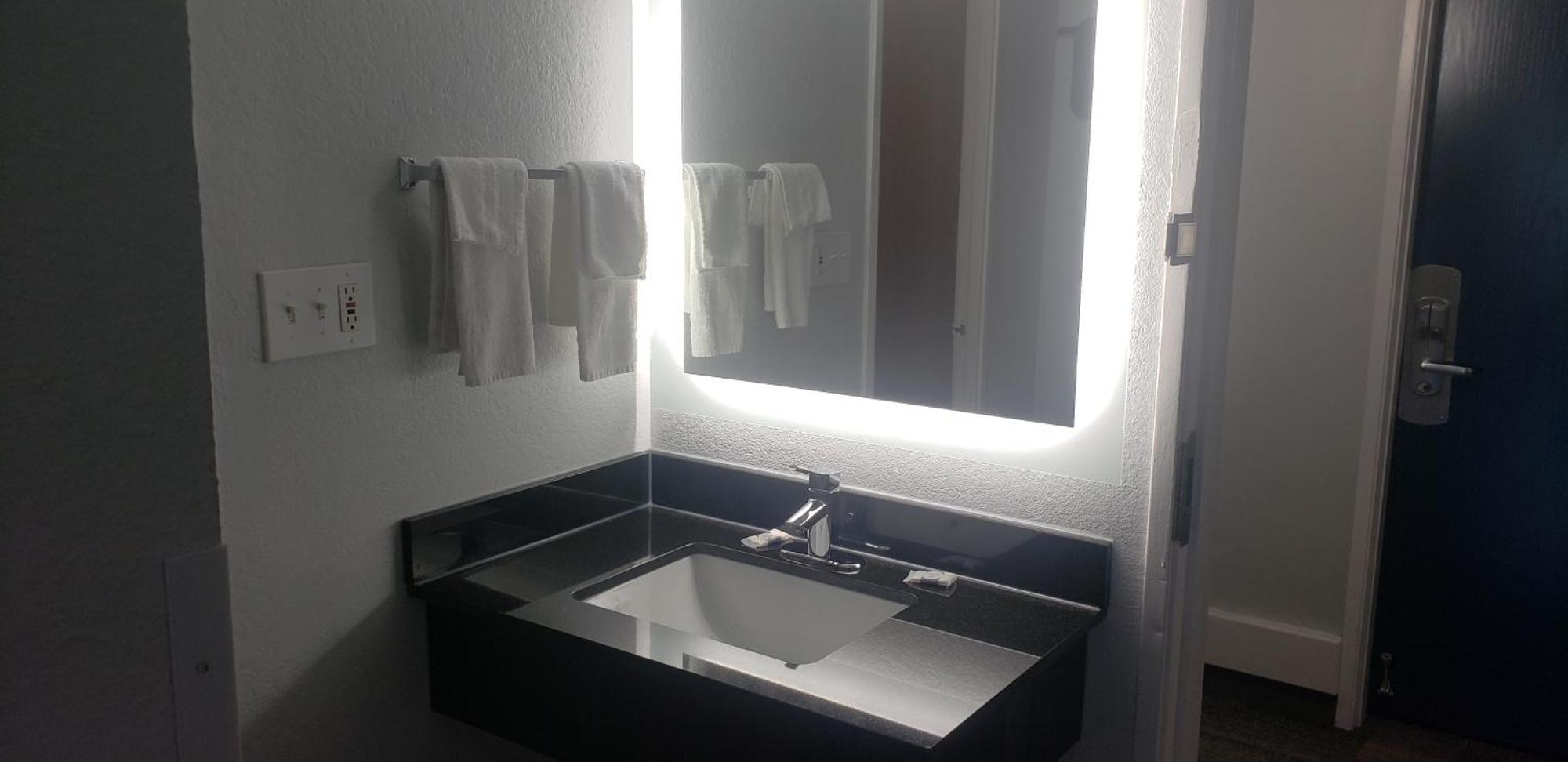Motel 6 Mobile, Al - Airport Blvd Buitenkant foto